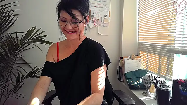 Snapshot of City_Kat chatting on November 11, 2:45 pm City Kat online show from November 11, 2:45 pm