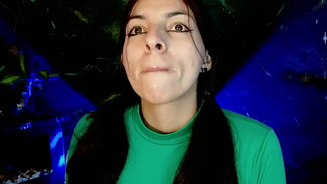Snapshot of julieth_sex1 chatting on June 27, 10:43 am julieth sex1 online show from June 27, 10:43 am