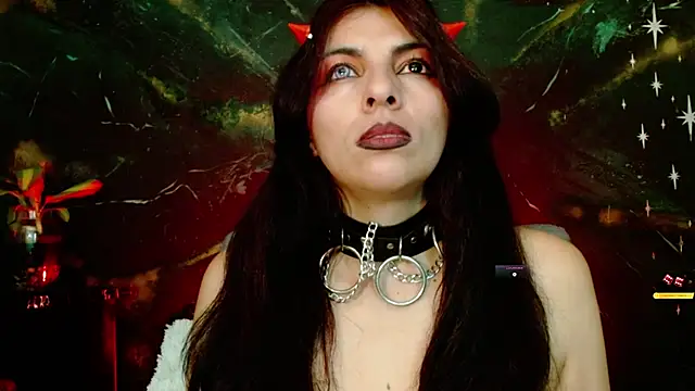 Snapshot of julieth_sex1 chatting on June 11, 9:17 am julieth sex1 online show from June 11, 9:17 am