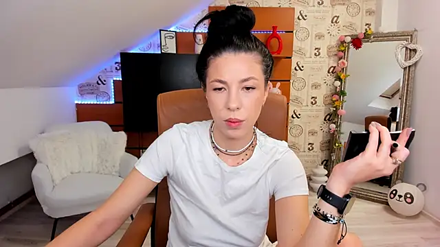 EmillyTaylor online show from September 23, 3:46 am