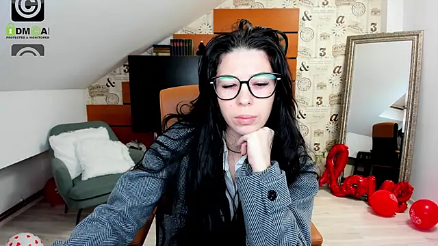 EmillyTaylor online show from March 8, 3:39 am