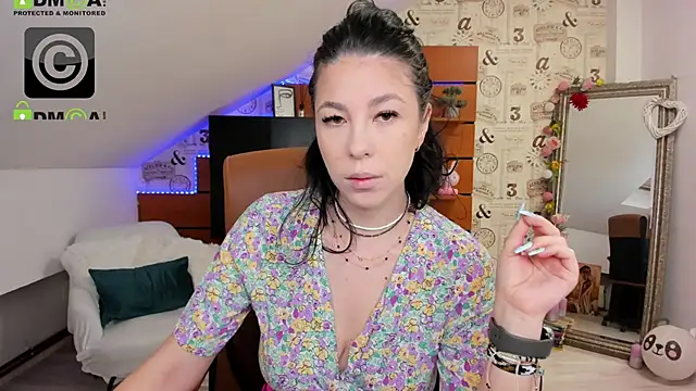 EmillyTaylor online show from April 15, 3:34 am