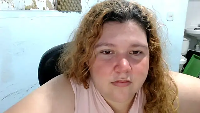 Snapshot of squirt322bbw chatting on May 10, 3:47 pm squirt322bbw online show from May 10, 3:47 pm