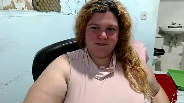 Snapshot of squirt322bbw chatting on May 17, 3:50 am squirt322bbw online show from May 17, 3:50 am