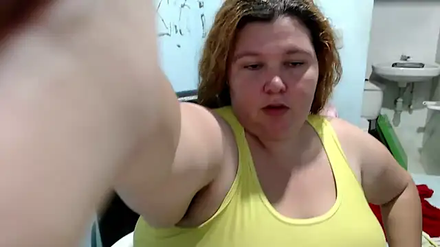 Snapshot of squirt322bbw chatting on May 21, 5:32 pm squirt322bbw online show from May 21, 5:32 pm