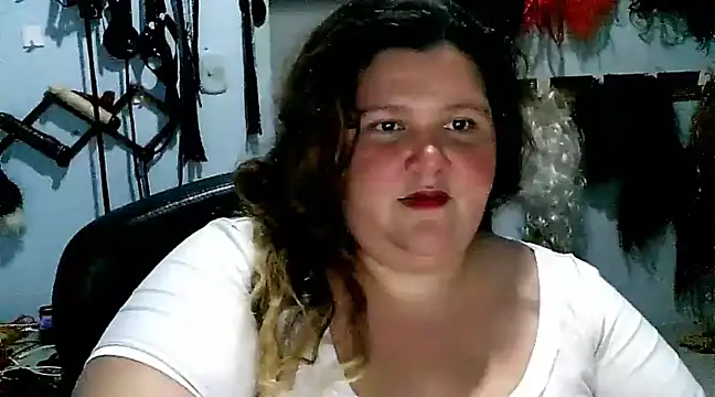 Snapshot of squirt322bbw chatting on March 5, 7:38 pm squirt322bbw online show from March 5, 7:38 pm
