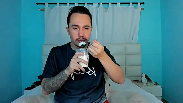 juan  jimenez online show from March 19, 11:38 pm