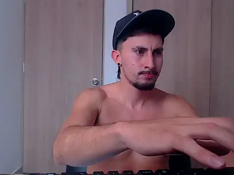 Snapshot of ChrisDamon chatting on September 19, 2:43 pm ChrisDamon online show from September 19, 2:43 pm