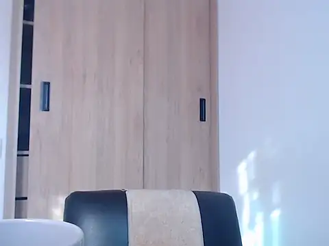 Snapshot of ChrisDamon chatting on November 3, 1:04 pm ChrisDamon online show from November 3, 1:04 pm