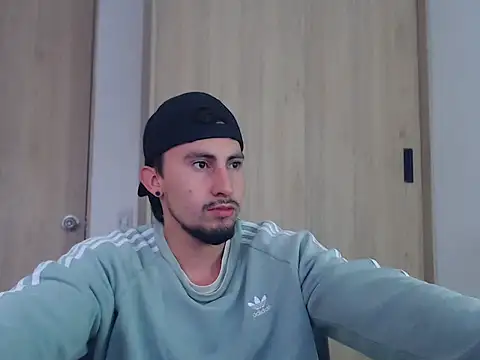 Snapshot of ChrisDamon chatting on November 4, 11:58 am ChrisDamon online show from November 4, 11:58 am