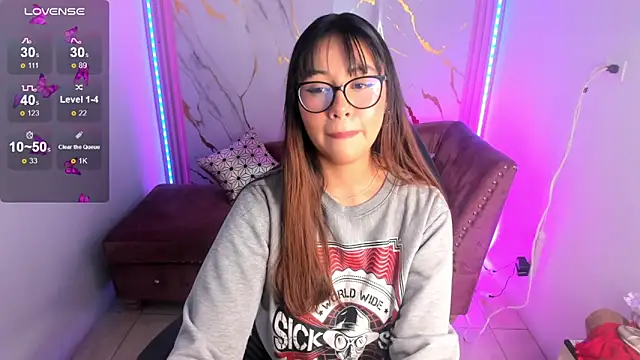 Snapshot of Nasha_abby chatting on June 6, 8:36 pm Nasha abby online show from June 6, 8:36 pm