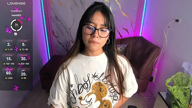 Snapshot of Nasha_abby chatting on June 22, 8:17 pm Nasha abby online show from June 22, 8:17 pm