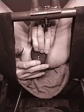 Snapshot of hawkmystical chatting on November 15, 4:11 pm hawkmystical online show from November 15, 4:11 pm