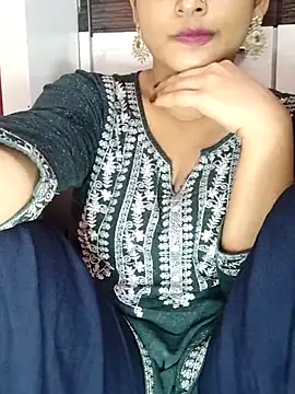 Snapshot of Beautifulsex4u chatting on September 23, 5:53 pm Beautifulsex4u online show from September 23, 5:53 pm