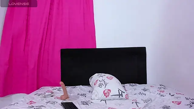 KarlyeKloss online show from December 13, 8:04 pm