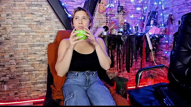 Liltildeman moon online show from March 5, 11:32 pm