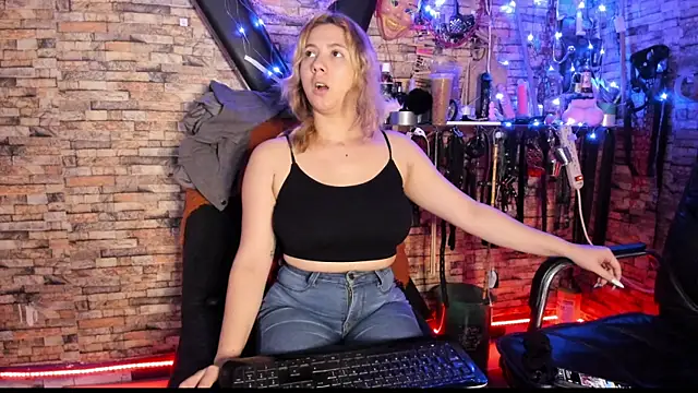 Liltildeman moon online show from April 29, 11:55 pm
