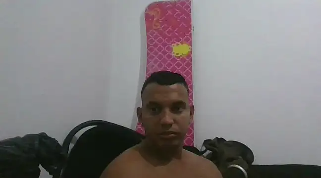 Snapshot of elperrys chatting on March 15, 7:59 pm elperrys online show from March 15, 7:59 pm