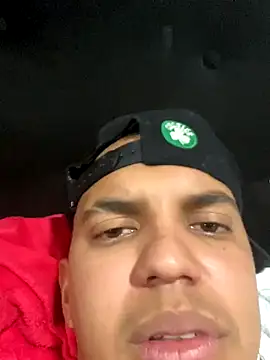 Snapshot of elperrys chatting on November 1, 8:25 pm elperrys online show from November 1, 8:25 pm