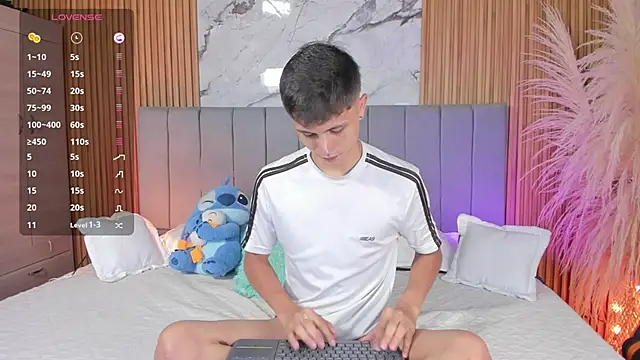 DustinLevine online show from April 2, 12:23 pm