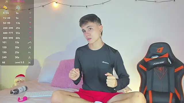 DustinLevine online show from December 3, 6:33 pm