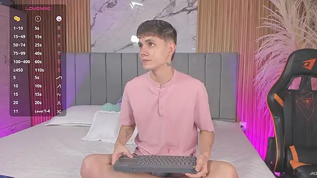 DustinLevine online show from February 19, 12:24 pm