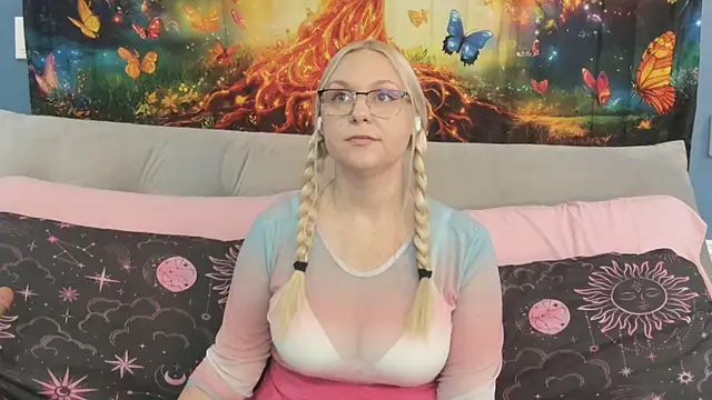 Snapshot of SaraBearXo chatting on September 21, 1:38 pm SaraBearXo online show from September 21, 1:38 pm