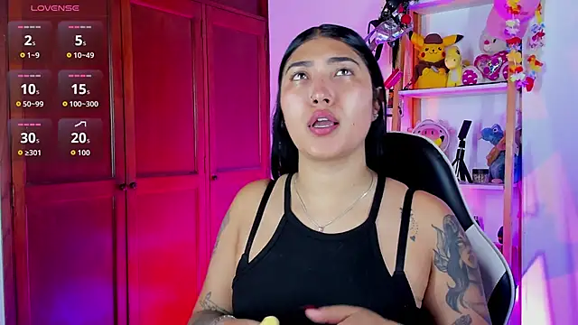 eymy-hadid online show from November 9, 9:19 pm