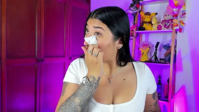 eymy-hadid online show from November 6, 8:46 pm