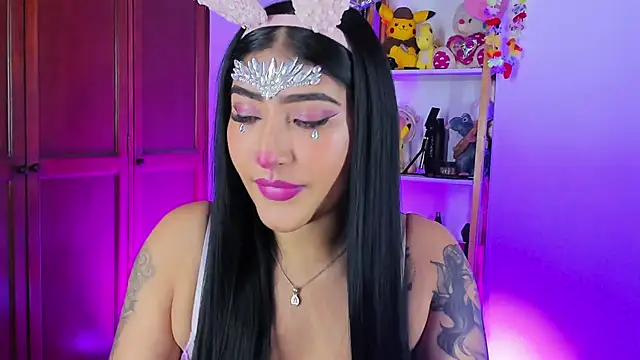 eymy-hadid online show from October 31, 8:05 pm