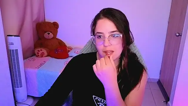  alicia z online show from April 16, 9:39 pm