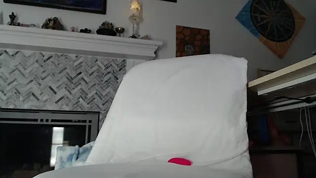 Snapshot of AuroraWillows chatting on February 25, 7:08 am AuroraWillows online show from February 25, 7:08 am