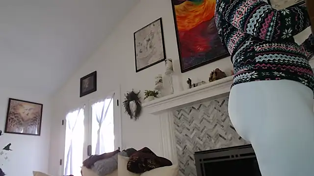 AuroraWillows online show from November 1, 4:45 pm