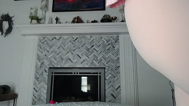 Snapshot of AuroraWillows chatting on February 12, 7:30 am AuroraWillows online show from February 12, 7:30 am