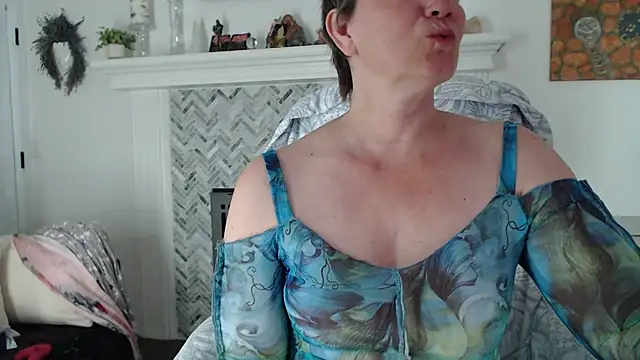 AuroraWillows online show from January 11, 4:52 am