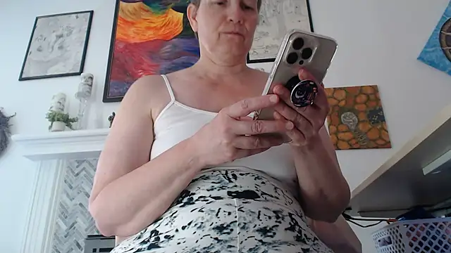 Snapshot of AuroraWillows chatting on June 10, 5:36 pm AuroraWillows online show from June 10, 5:36 pm