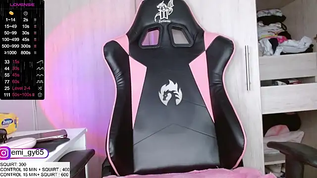 Snapshot of emilyn_grey1 chatting on September 15, 4:51 pm emilyn grey1 online show from September 15, 4:51 pm