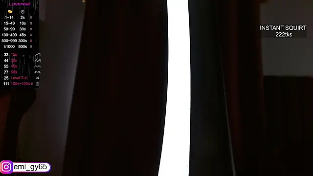 Snapshot of emilyn_grey1 chatting on February 17, 4:15 pm emilyn grey1 online show from February 17, 4:15 pm