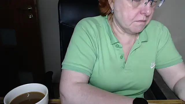 Snapshot of JoannaAndNeighbour chatting on February 27, 9:18 am JoannaAndNeighbour online show from February 27, 9:18 am
