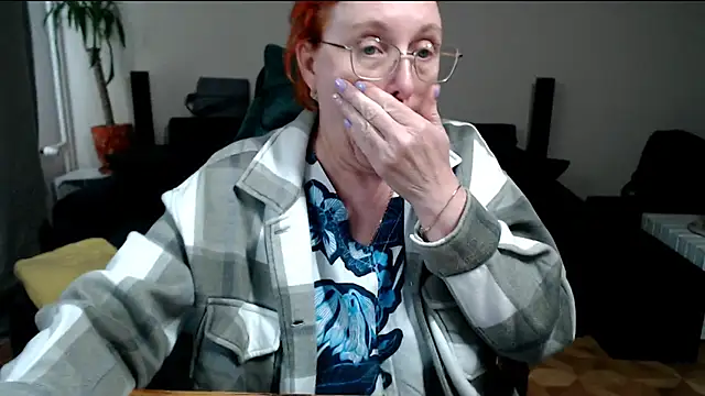 JoannaAndNeighbour online show from March 18, 1:24 pm