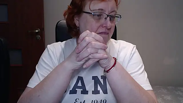 Snapshot of JoannaAndNeighbour chatting on March 4, 2:21 pm JoannaAndNeighbour online show from March 4, 2:21 pm