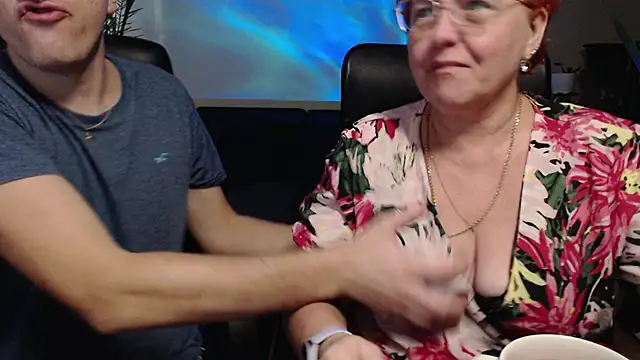 JoannaAndNeighbour online show from October 29, 12:26 pm