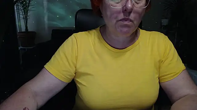 Snapshot of JoannaAndNeighbour chatting on September 11, 6:13 am JoannaAndNeighbour online show from September 11, 6:13 am