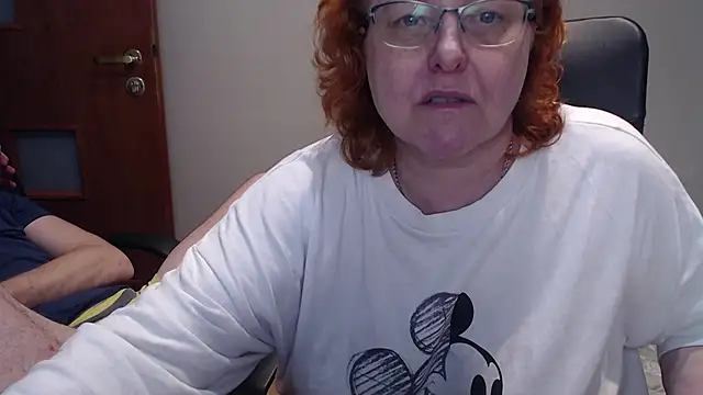 Snapshot of JoannaAndNeighbour chatting on February 12, 7:02 pm JoannaAndNeighbour online show from February 12, 7:02 pm