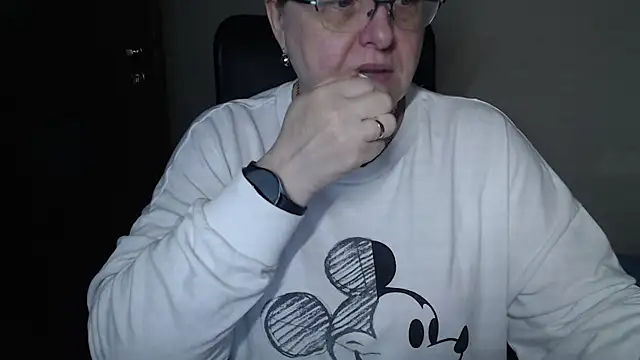 Snapshot of JoannaAndNeighbour chatting on February 13, 7:35 am JoannaAndNeighbour online show from February 13, 7:35 am