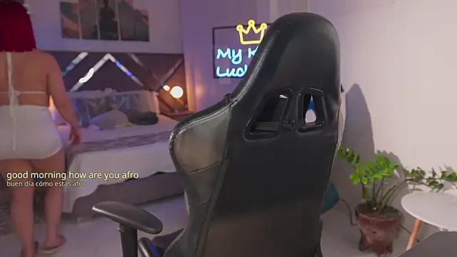 Snapshot of KateOwens chatting on October 31, 11:07 am KateOwens online show from October 31, 11:07 am