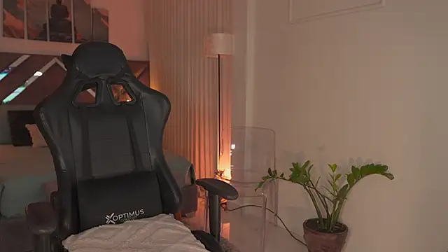 Snapshot of KateOwens chatting on February 10, 12:26 pm KateOwens online show from February 10, 12:26 pm