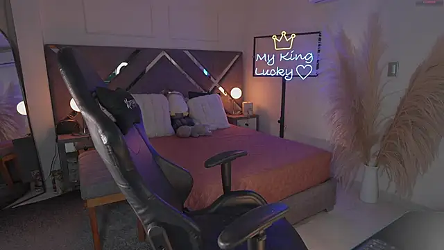 Snapshot of KateOwens chatting on November 29, 12:05 pm KateOwens online show from November 29, 12:05 pm