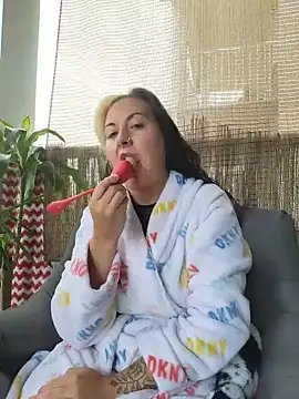 ImpressYouDaily online show from June 17, 1:21 pm