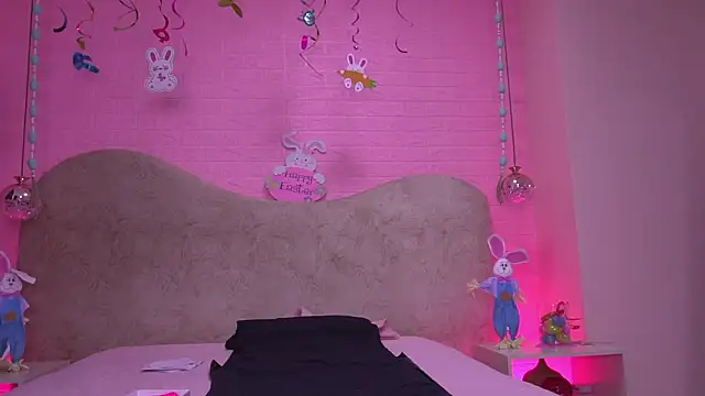 zzoe  online show from March 30, 3:08 am